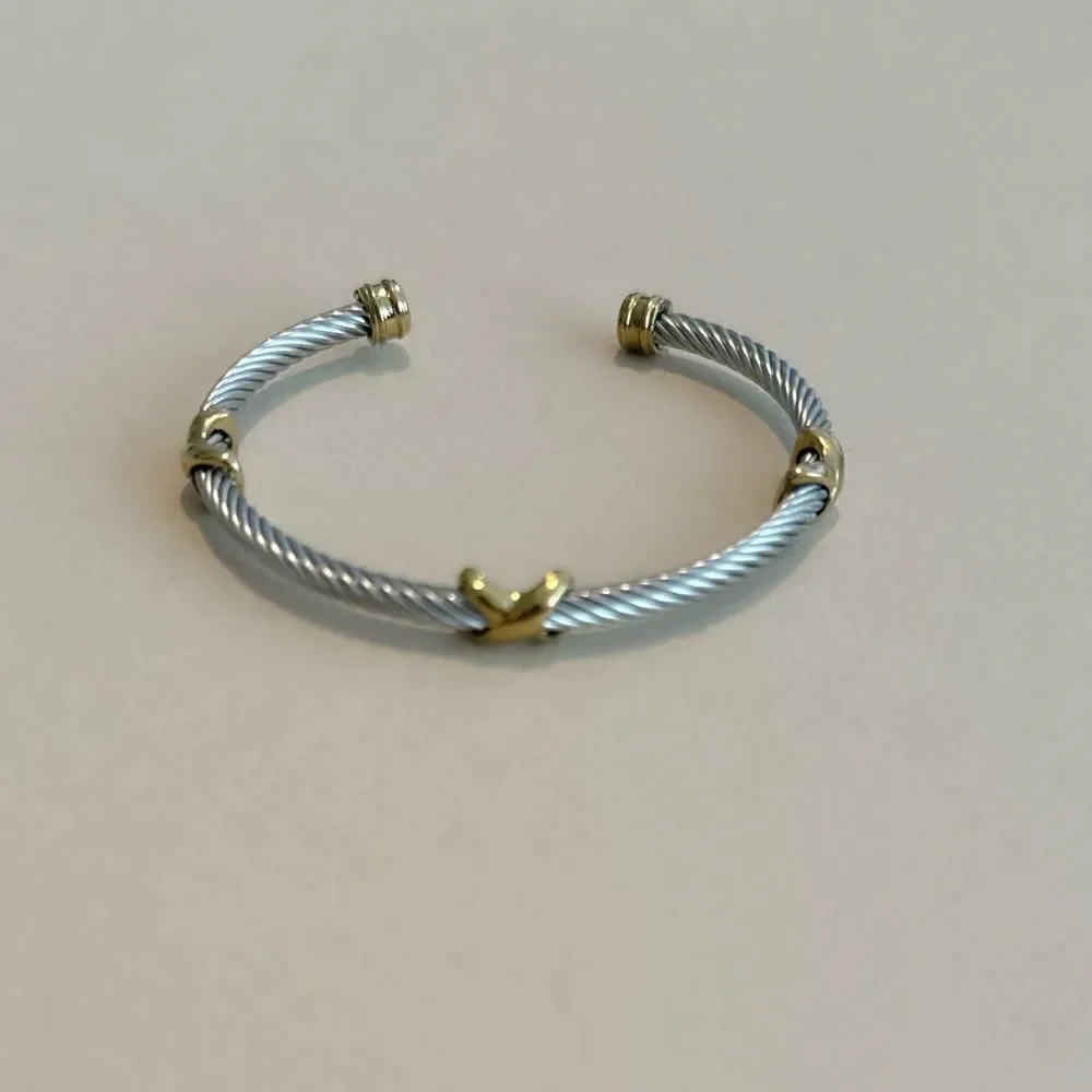 Twisted cable bangle N1079